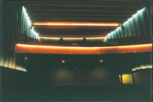 Blick von der Leinwand in den Saal