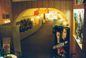 Unteres Foyer von Lux 1 und Lux 2.